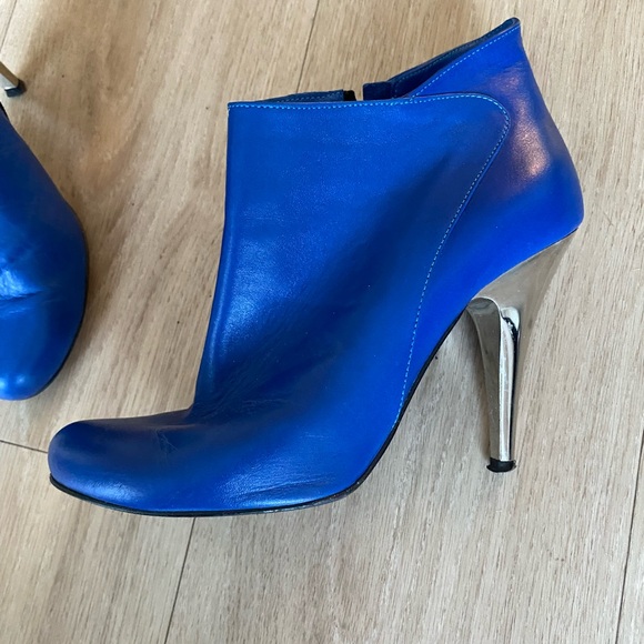 Pier 1 Shoes - Blue Leather Ankle Boots with Silver Heel